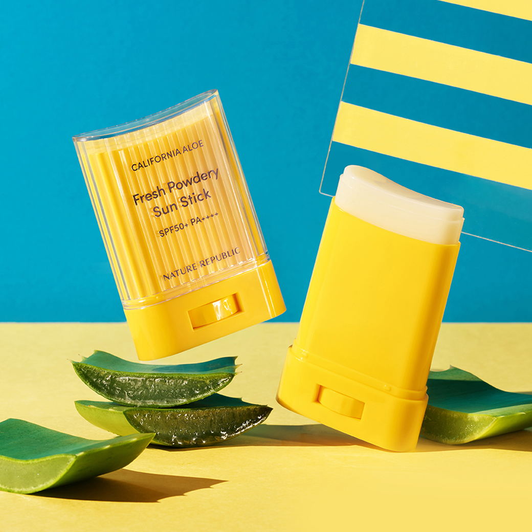 CALIFORNIA ALOE FRESH POWDERY SUN STICK SPF50+ PA++++ (24g) ซันสติ๊ก กันแดดแบบแท่ง คุมมัน กันน้ำ ทาทับเมคอัพได้